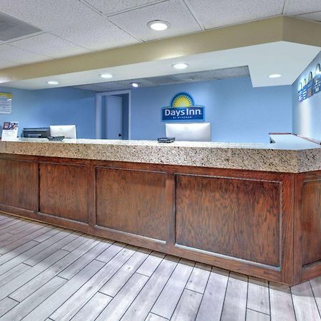 Days Inn By Wyndham Greenville Ms Exterior photo