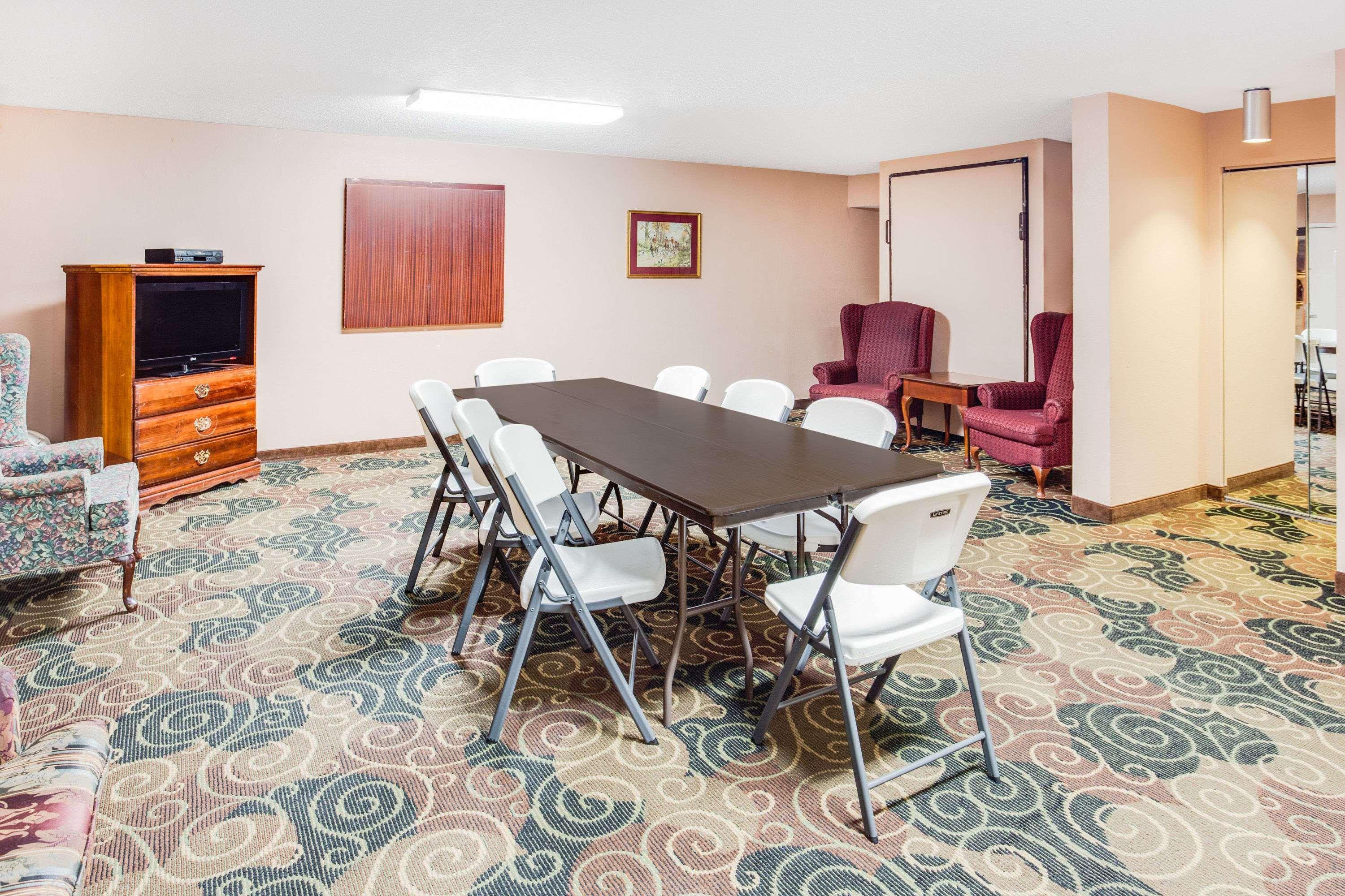 Days Inn By Wyndham Greenville Ms Exterior photo
