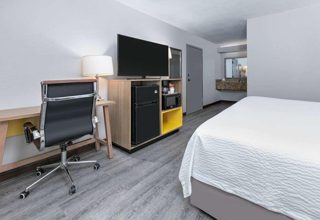Days Inn By Wyndham Greenville Ms Room photo