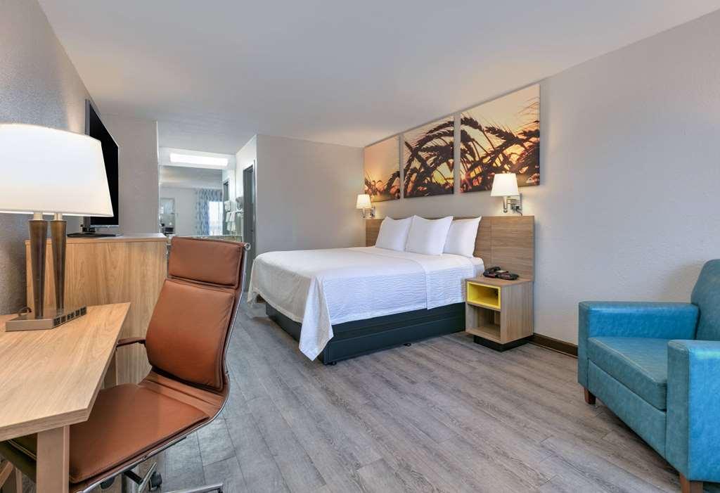 Days Inn By Wyndham Greenville Ms Room photo
