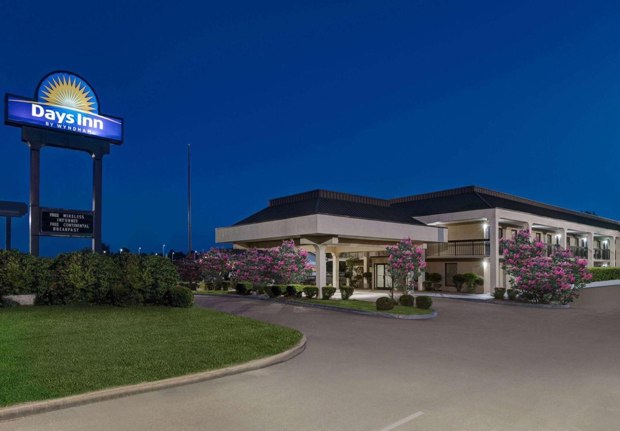 Days Inn By Wyndham Greenville Ms Exterior photo