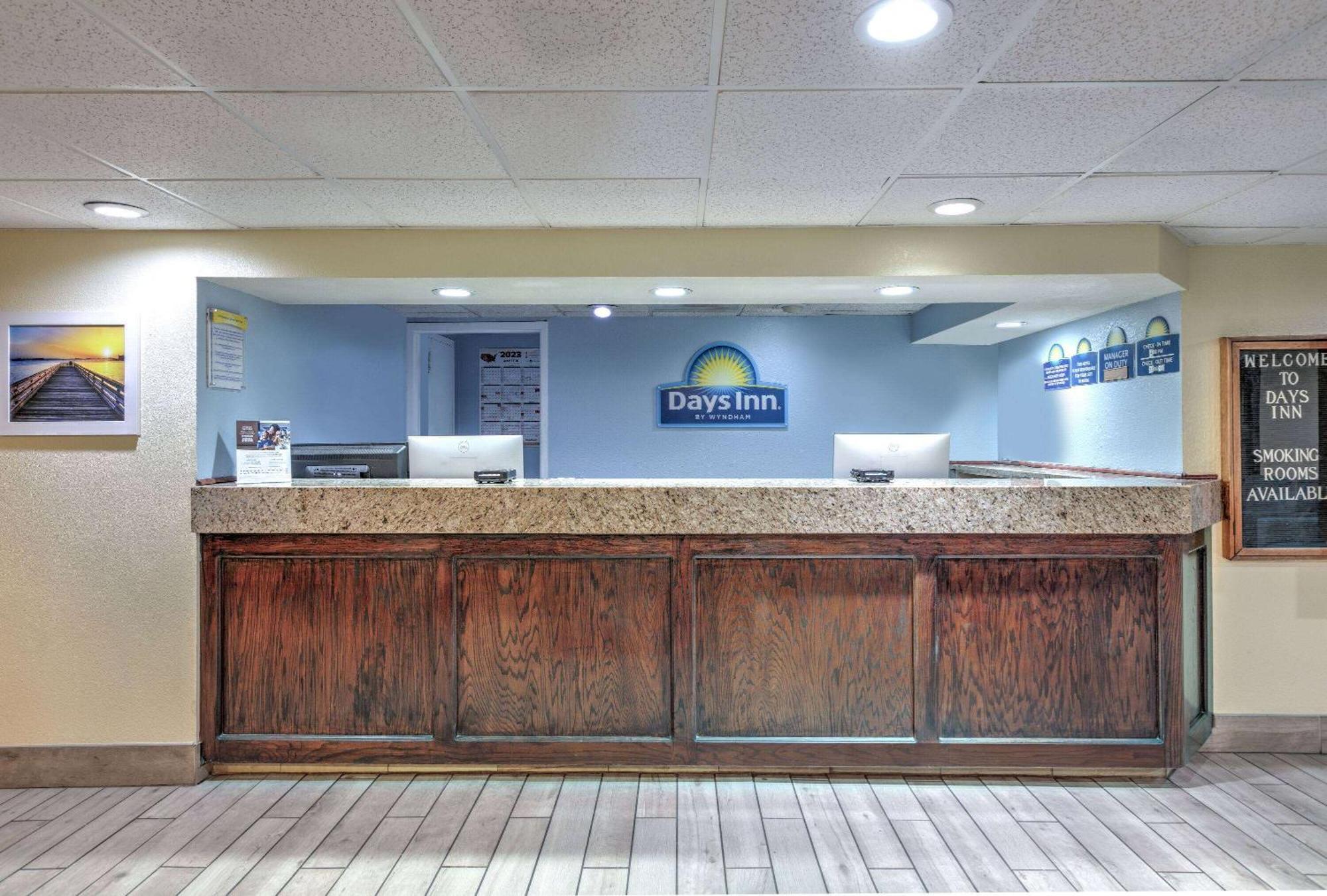 Days Inn By Wyndham Greenville Ms Exterior photo